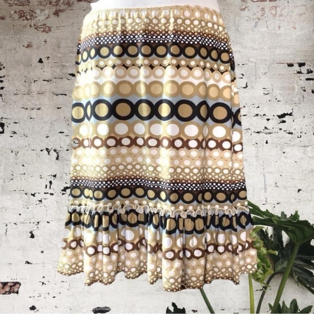 $5$ add on / 𝅺slb petites slinky a- line mini with ruffle hem.